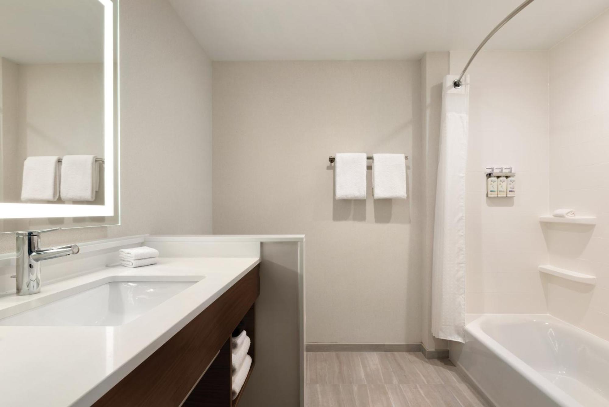Holiday Inn Express Cape Canaveral By Ihg Extérieur photo