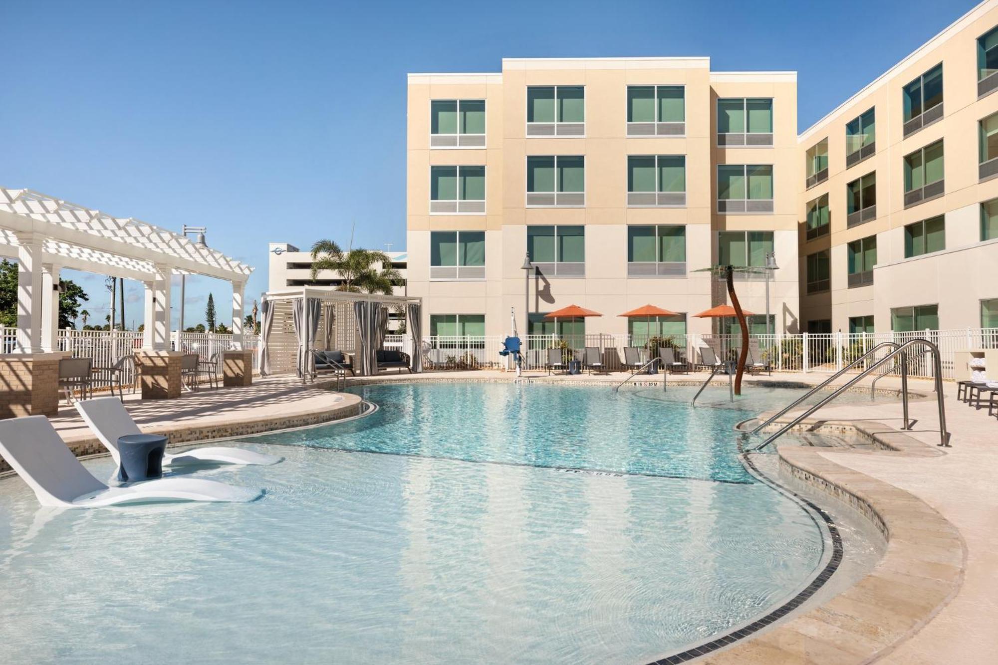 Holiday Inn Express Cape Canaveral By Ihg Extérieur photo